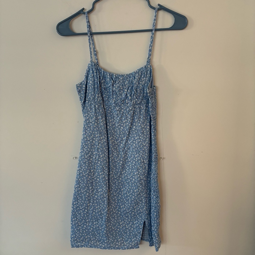 that’s so fetch blue floral stretchy back adjustable strap tight fit mini dress💙